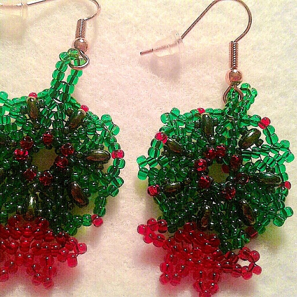 “Wreath” beaded reversible earrings - Picture 1 of 2